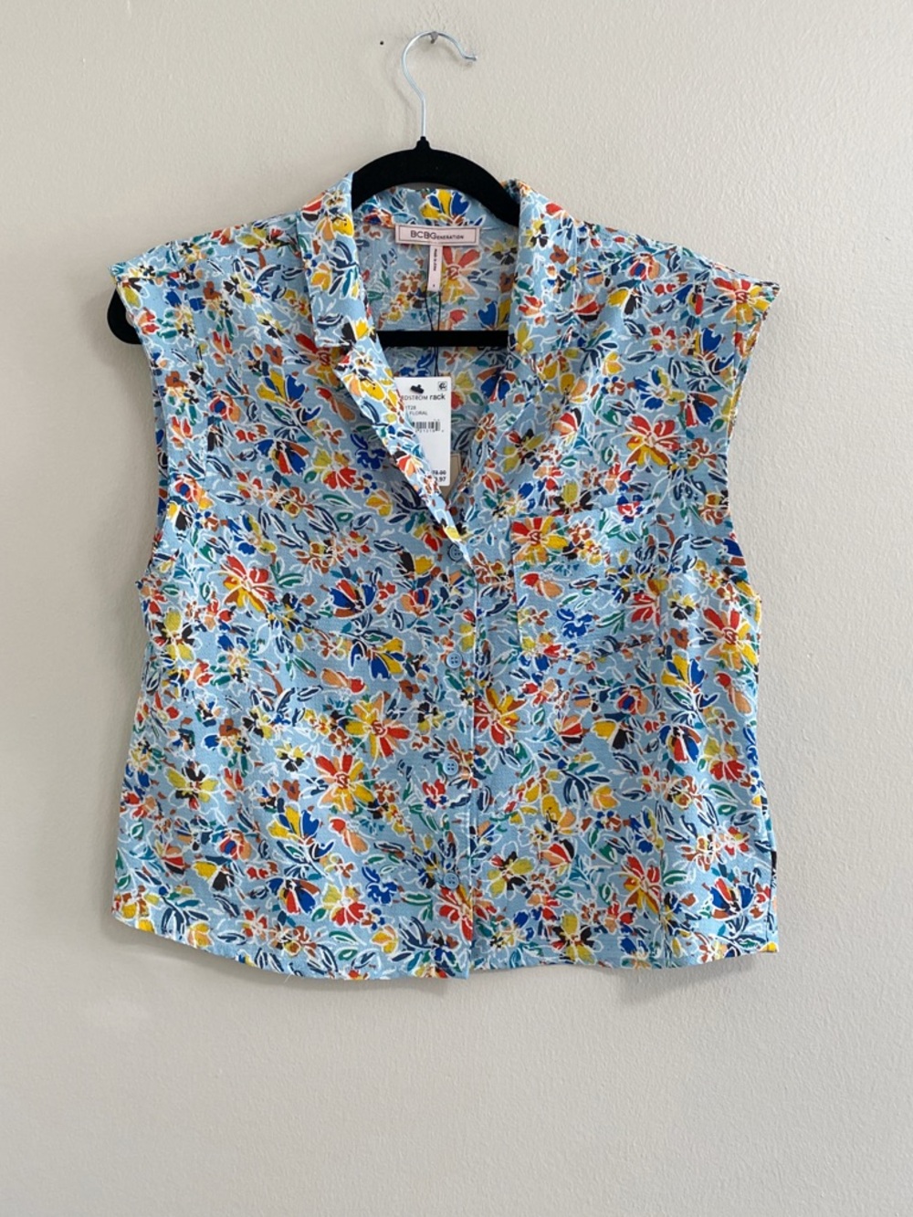 NEW BCBGeneration Blue Floral Sleeveless Button-Front Top Size Small